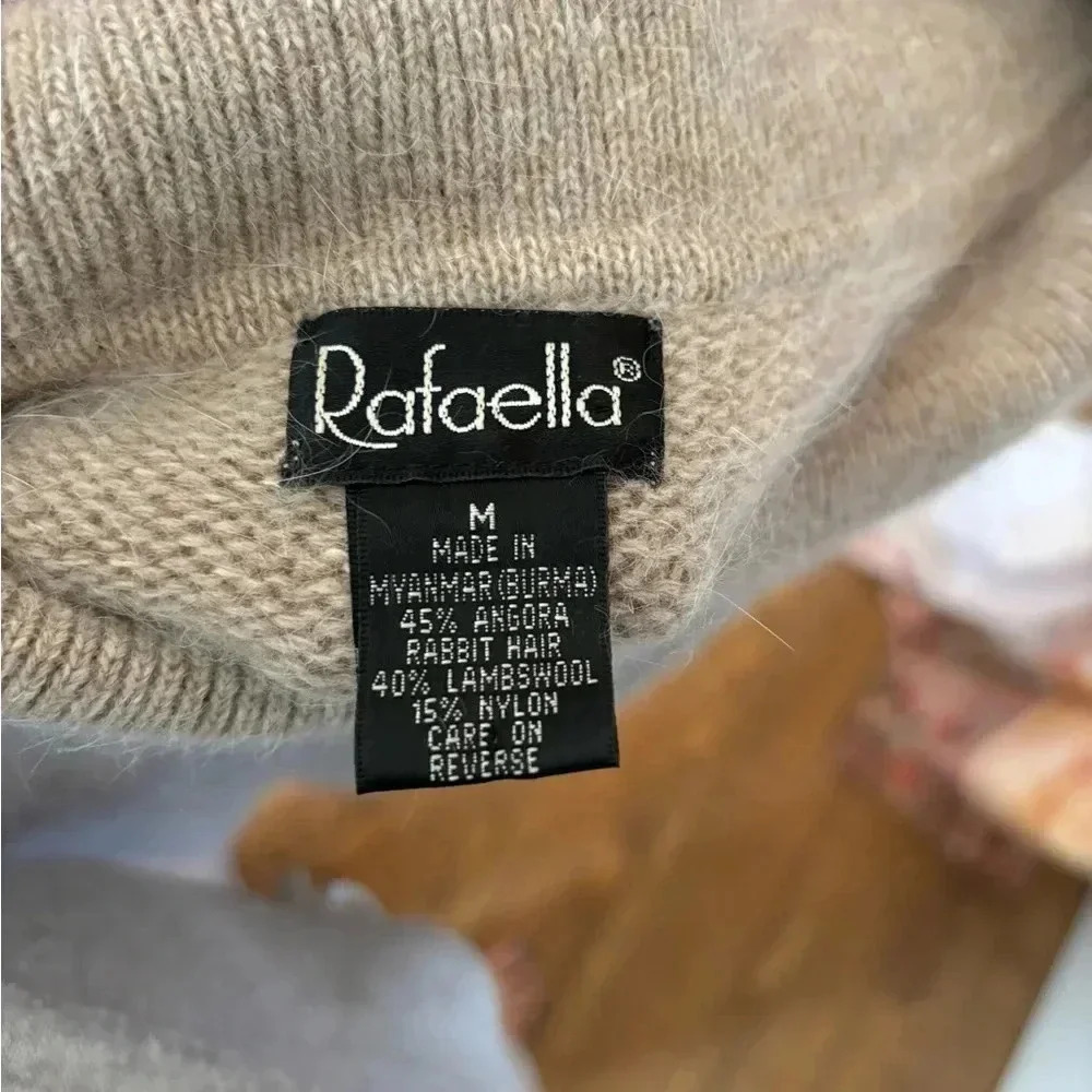 Cream colored angora sweater size medium - Picture 5 of 6